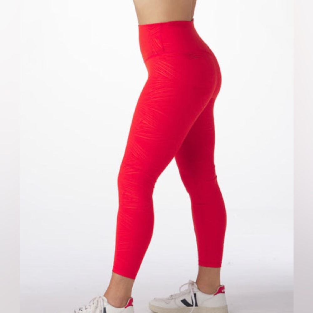 Glyder Cherry Swirl Gloss Sultry 7/8 Workout Leggings | Small